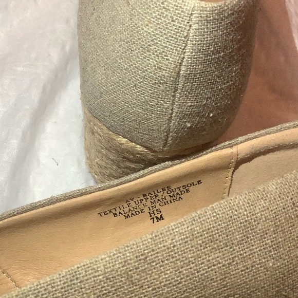 Adrienne Vittadini Bailee Linen Espadrilles EUC - Picture 9 of 9